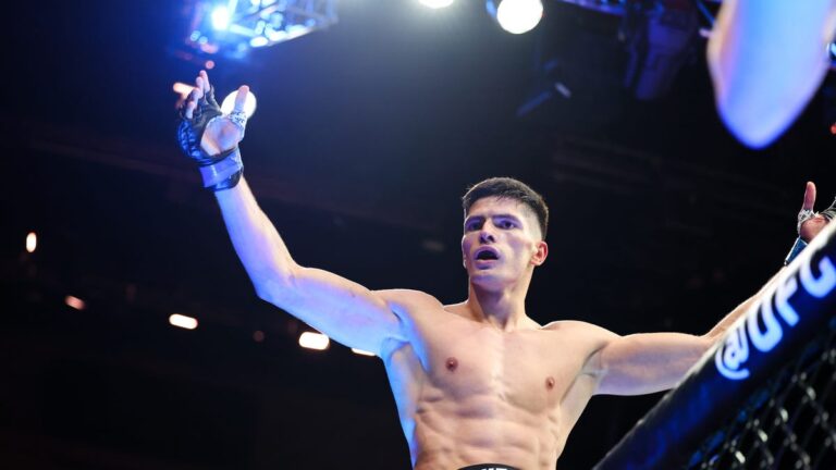 Islam Dulatov tavoittelee nopeaa nousua UFC:n välisarjan huipulle - MMA-uutinen