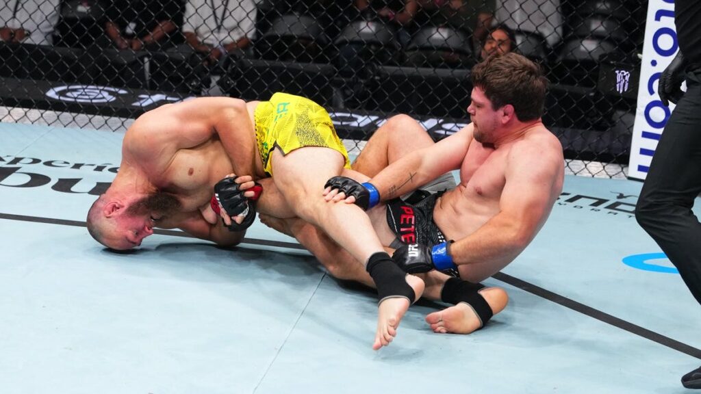 UFC Abu Dhabissa jaettiin muhkeat bonukset - MMA-uutinen
