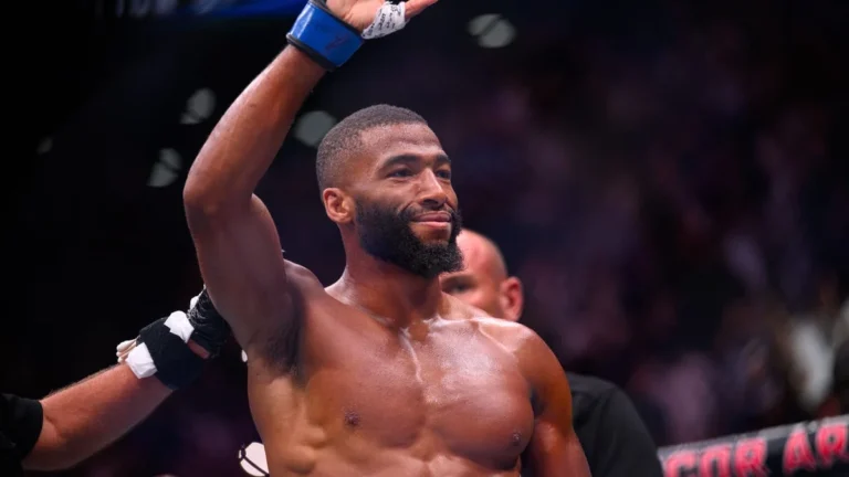 Salahdine Parnasse loistaa UFC-debyytissään Pariisissa - MMA-uutinen